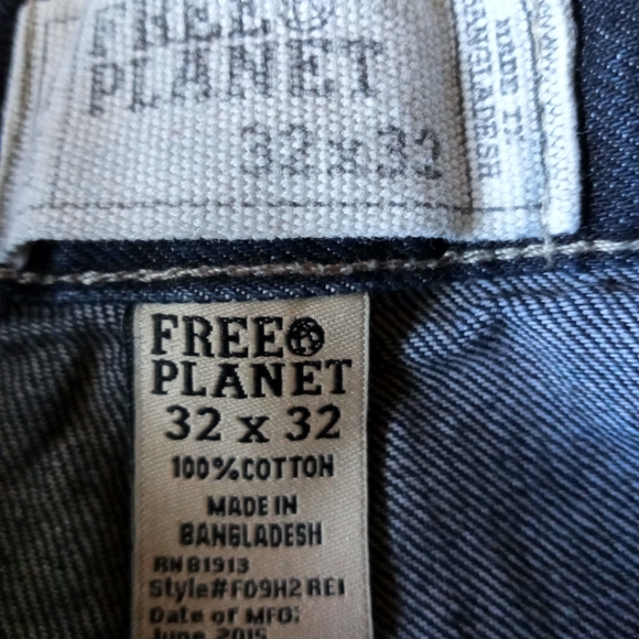 FREE PLANET - Picture 4 of 4